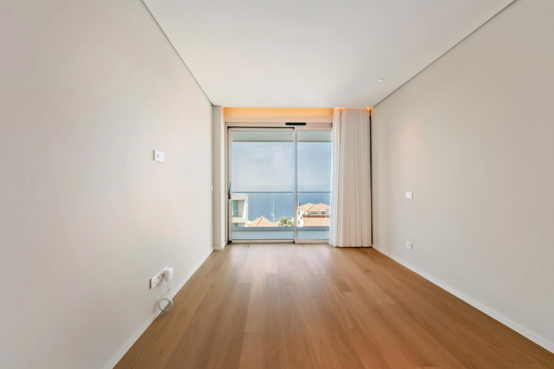 Penthouse T3 de Luxo com Piscina Privativa | Estreito Câmara de Lobos