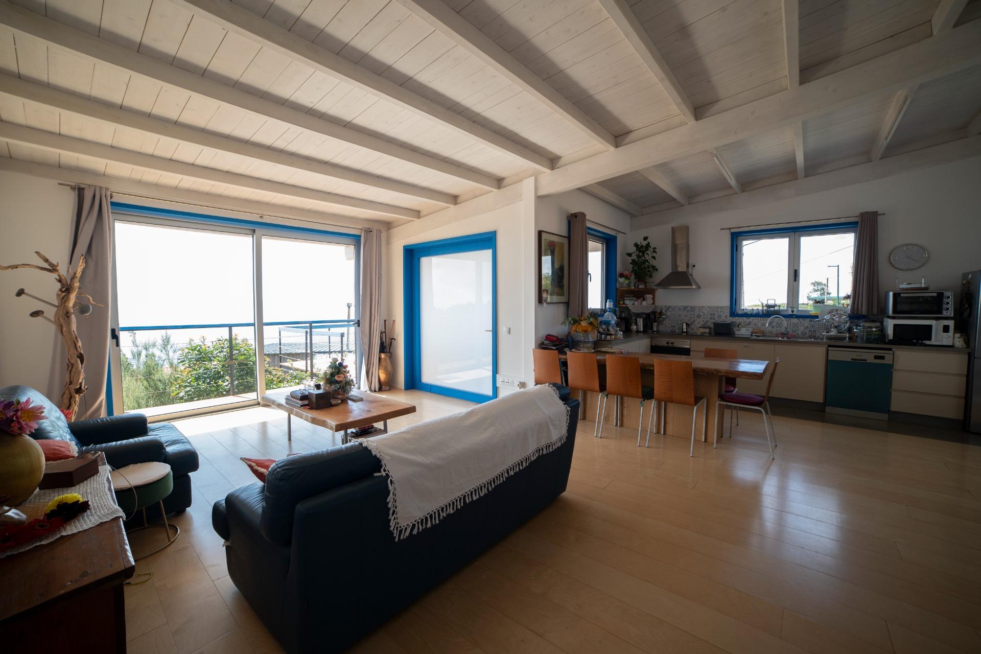 Moradia T2 com Vista Mar e Anexo T1 | Santa Cruz