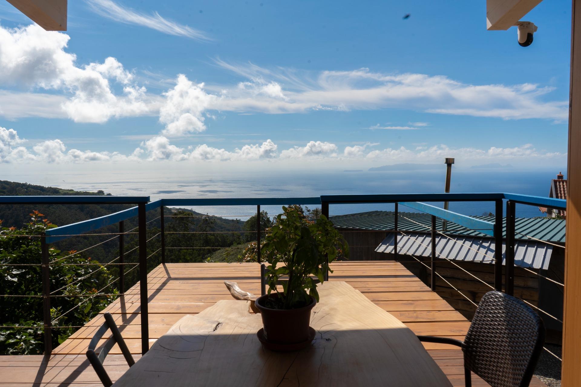Moradia T2 com Vista Mar e Anexo T1 | Santa Cruz