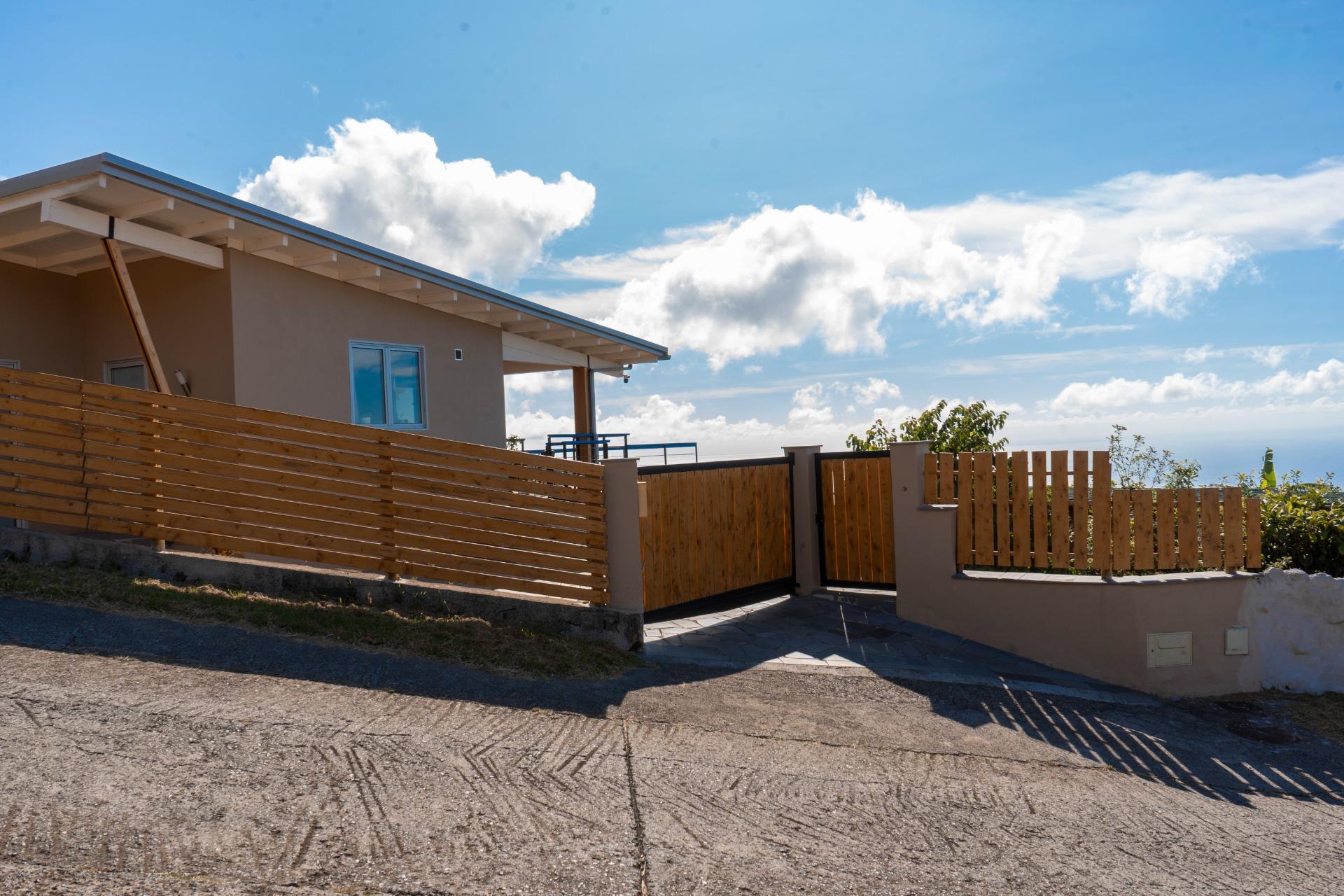 Moradia T2 com Vista Mar e Anexo T1 | Santa Cruz