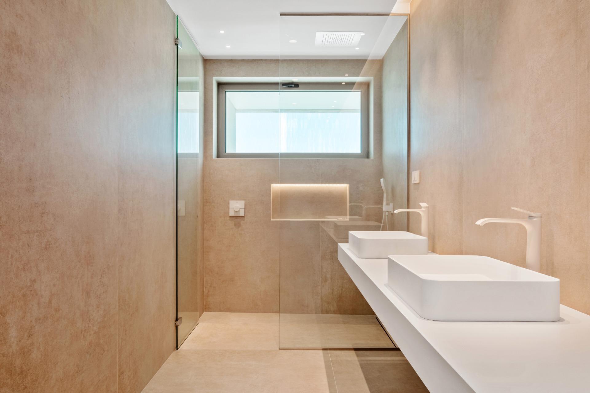 Penthouse T3 de Luxo com Piscina Privativa | Estreito Câmara de Lobos
