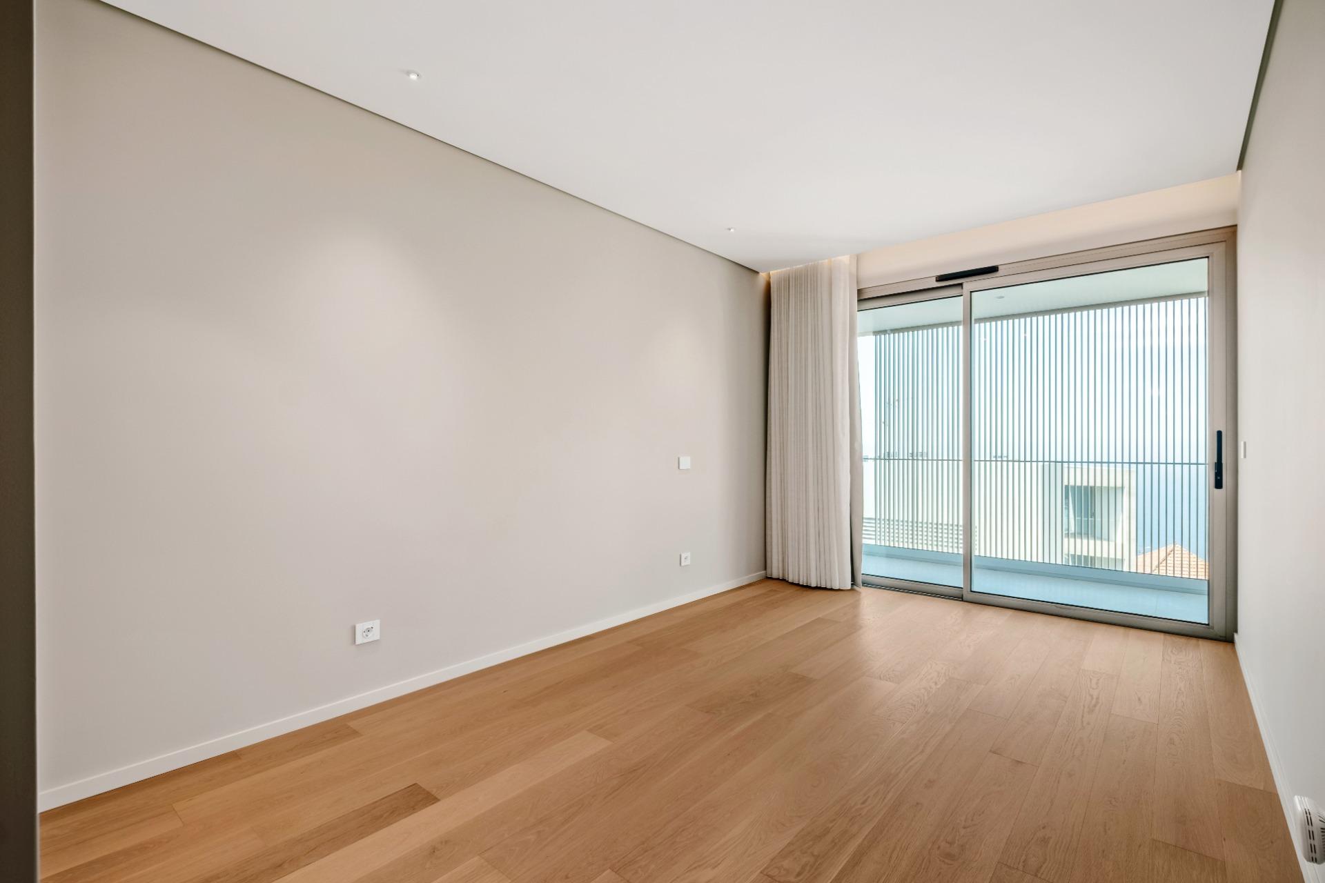Penthouse T3 de Luxo com Piscina Privativa | Estreito Câmara de Lobos
