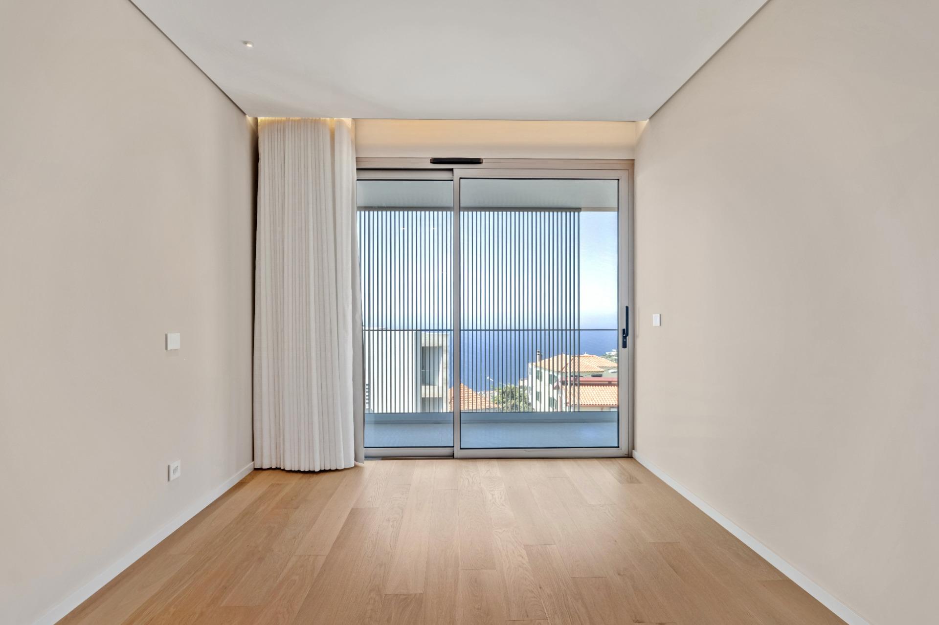 Penthouse T3 de Luxo com Piscina Privativa | Estreito Câmara de Lobos