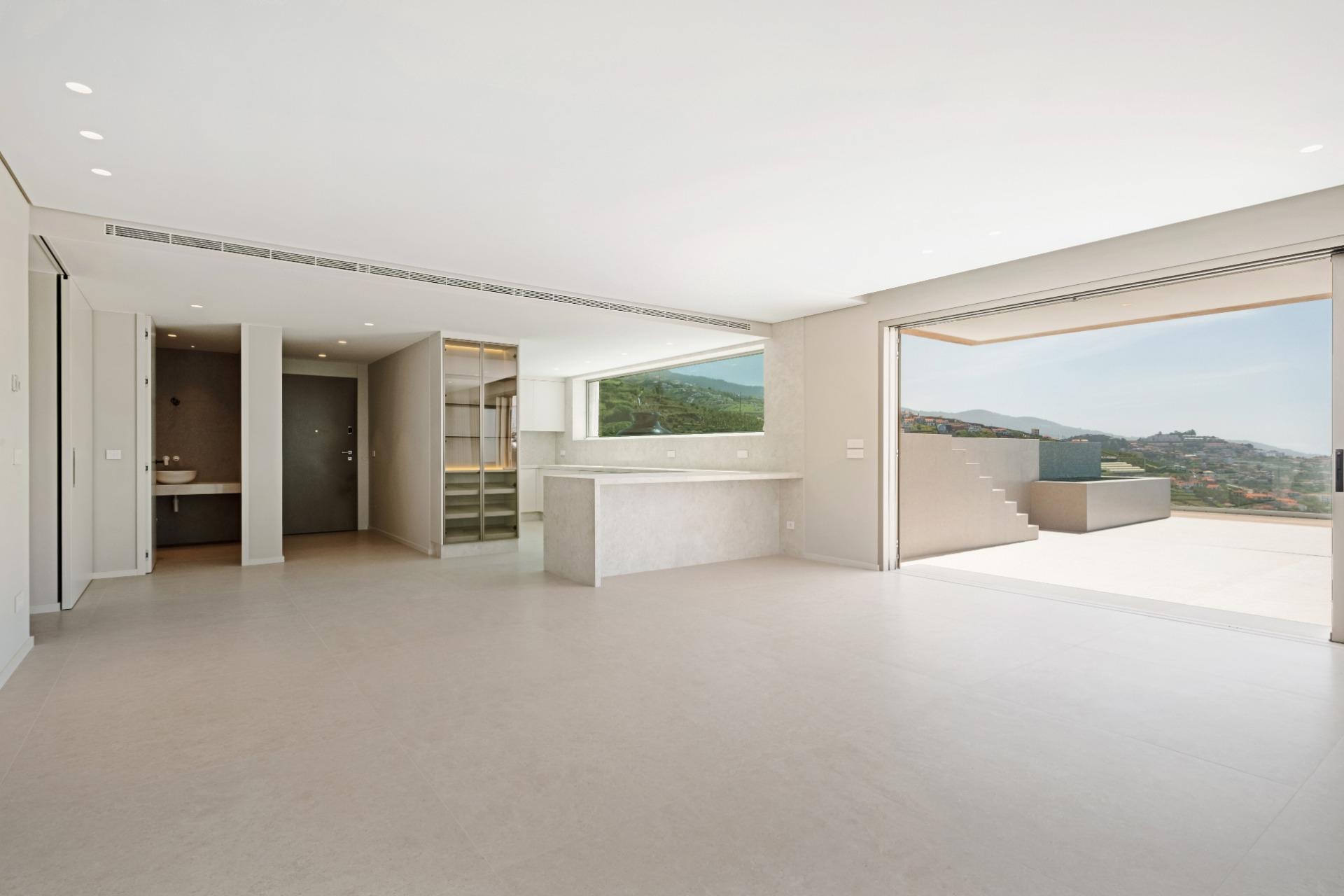 Penthouse T3 de Luxo com Piscina Privativa | Estreito Câmara de Lobos