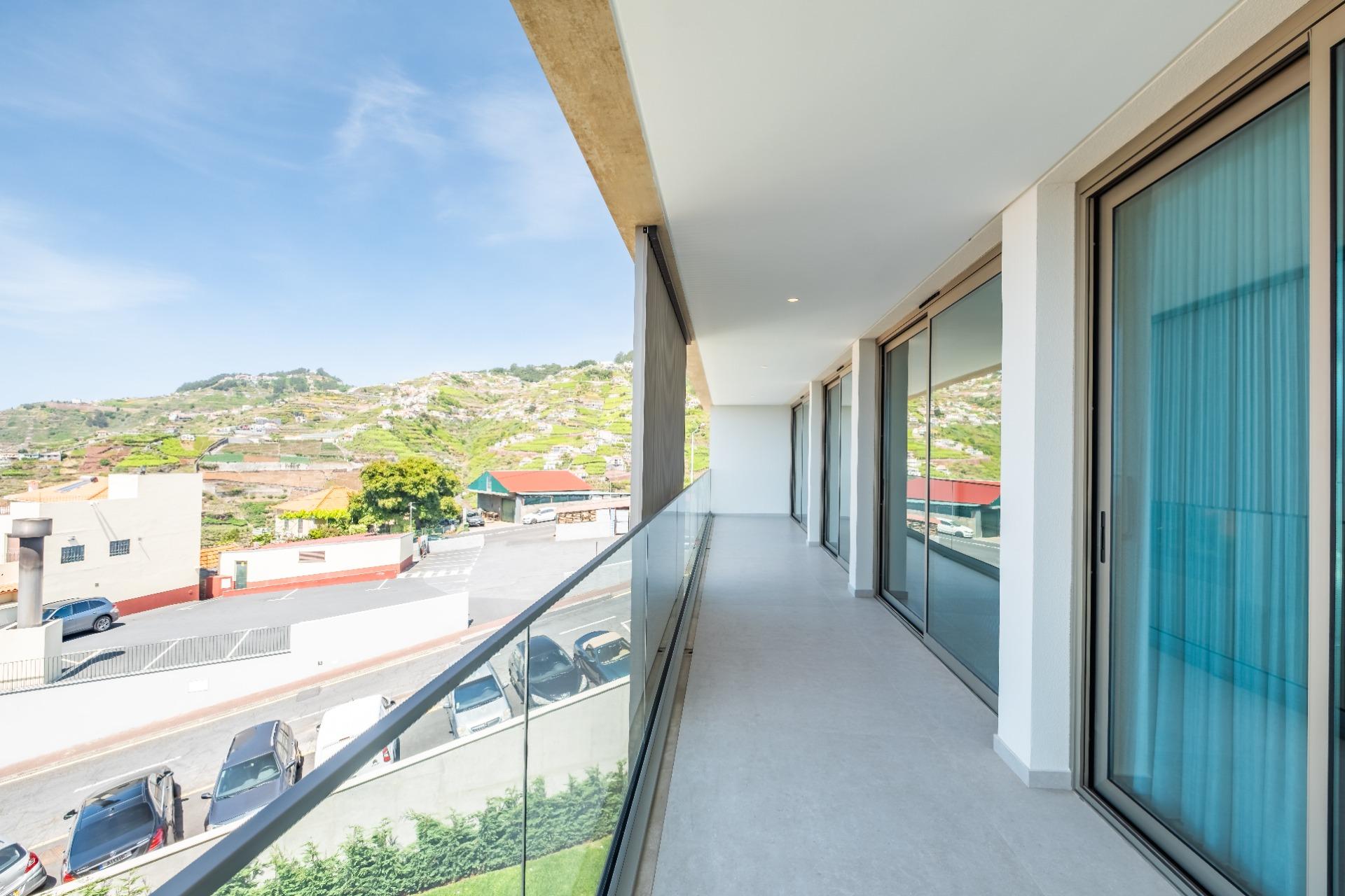 Penthouse T3 de Luxo com Piscina Privativa | Estreito Câmara de Lobos
