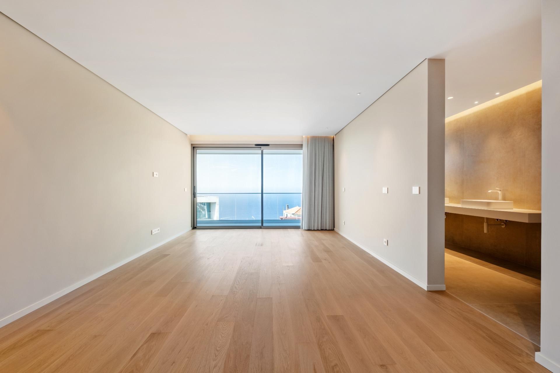 Penthouse T3 de Luxo com Piscina Privativa | Estreito Câmara de Lobos