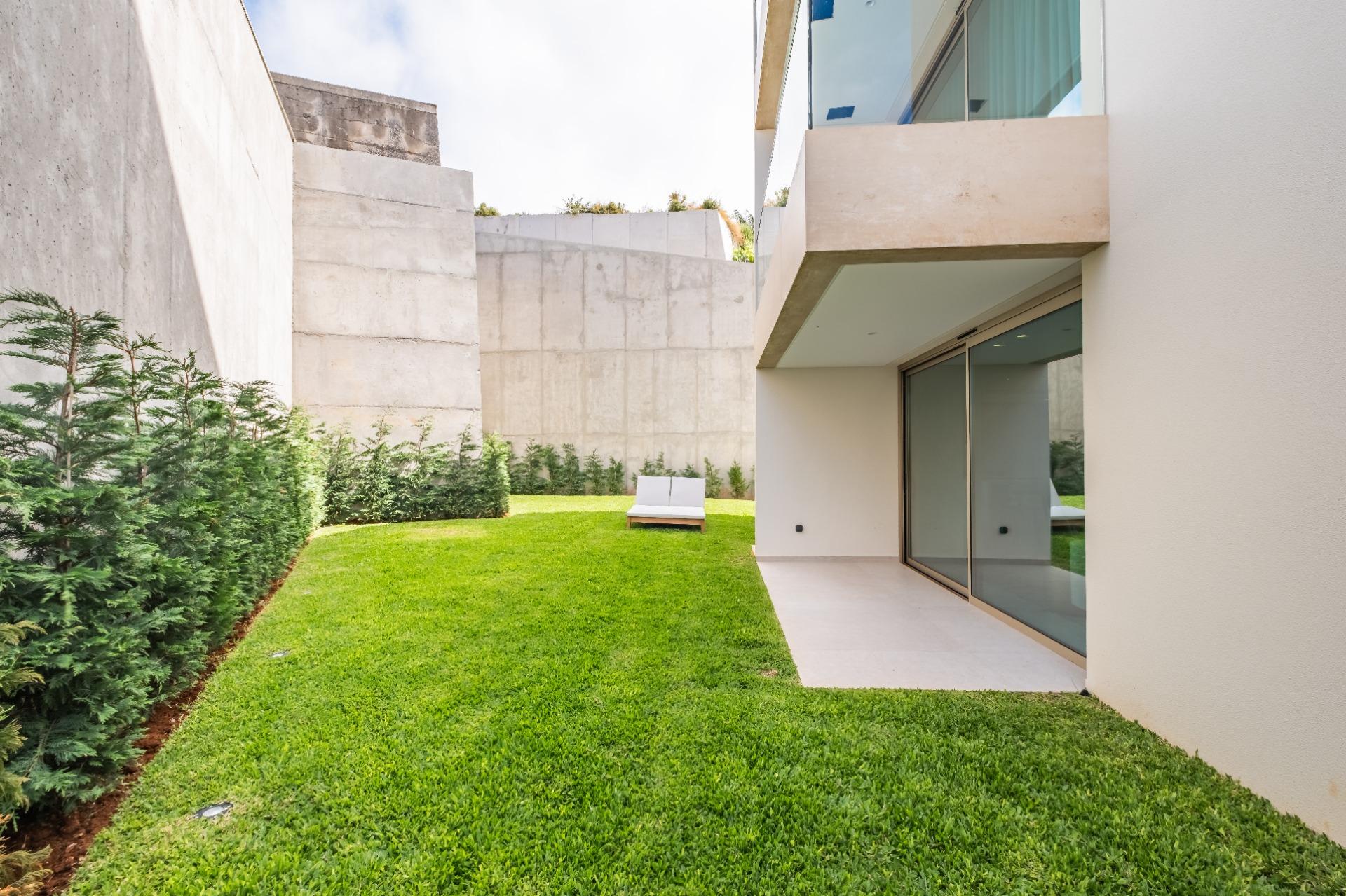 Premium 3-Bedroom Flat | Estreito, Câmara de Lobos